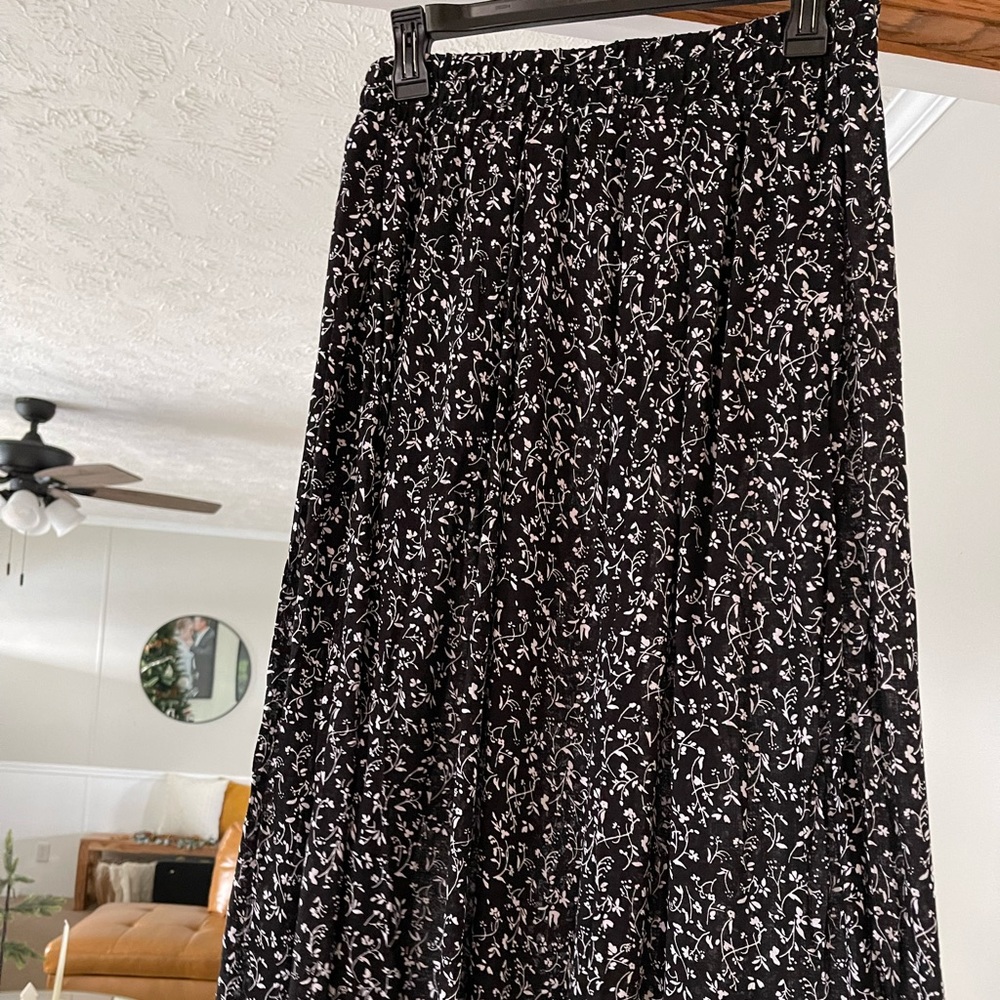 floral print skirt